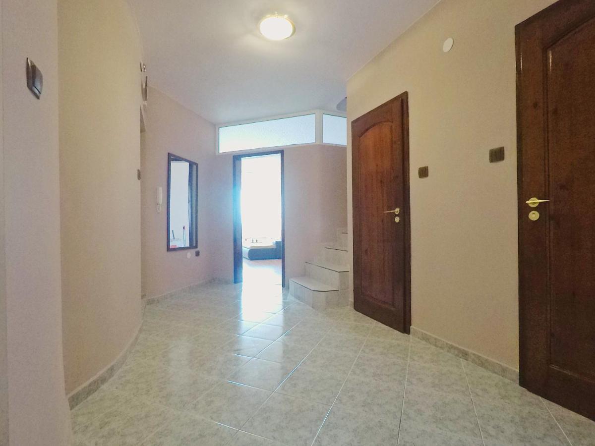 Spacious And Bright Maisonette Varna Center Luaran gambar