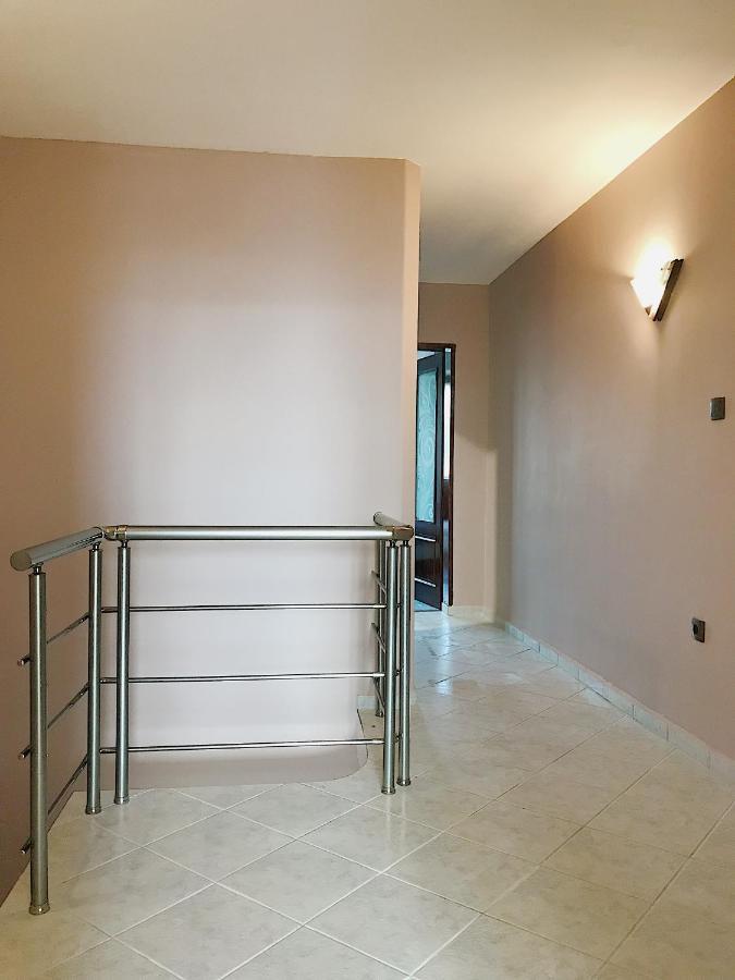 Spacious And Bright Maisonette Varna Center Luaran gambar